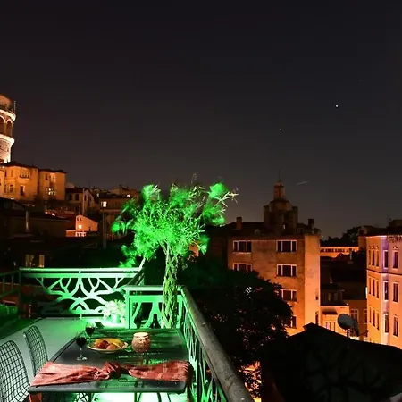 2br Unique Terrace 2 Ac In Beyoglu Galata *