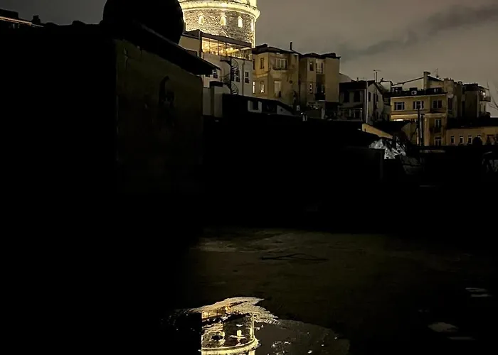 2br Unique Terrace 2 Ac In Beyoglu Galata *